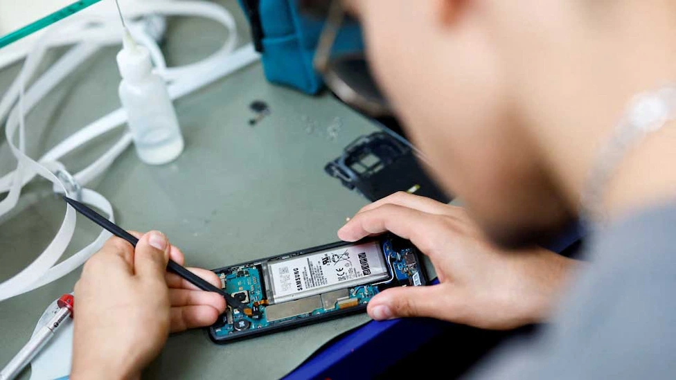 Trump Orders Semiconductor Security Probe Amid China Tariff Tensions