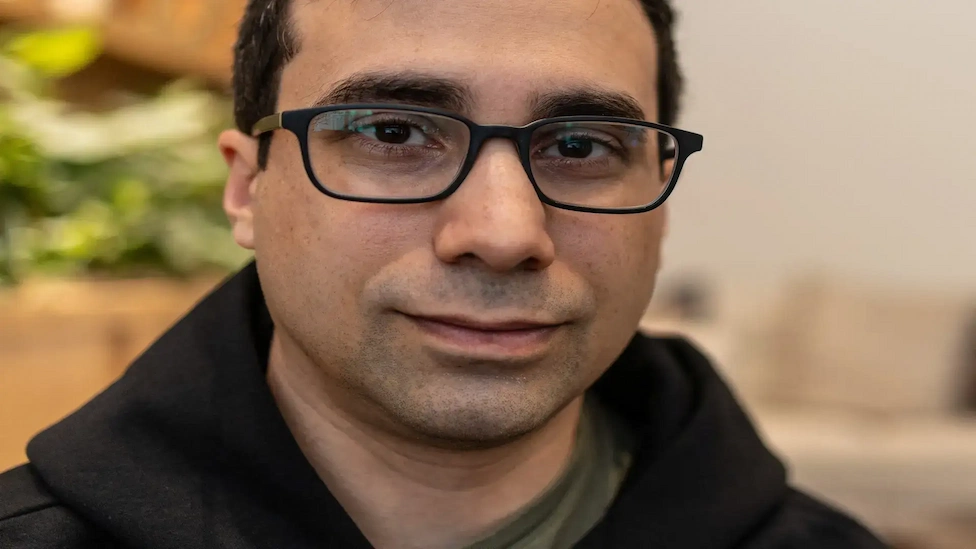 AI Talent War Heats Up as Tech Giants Compete for Superstar Researchers