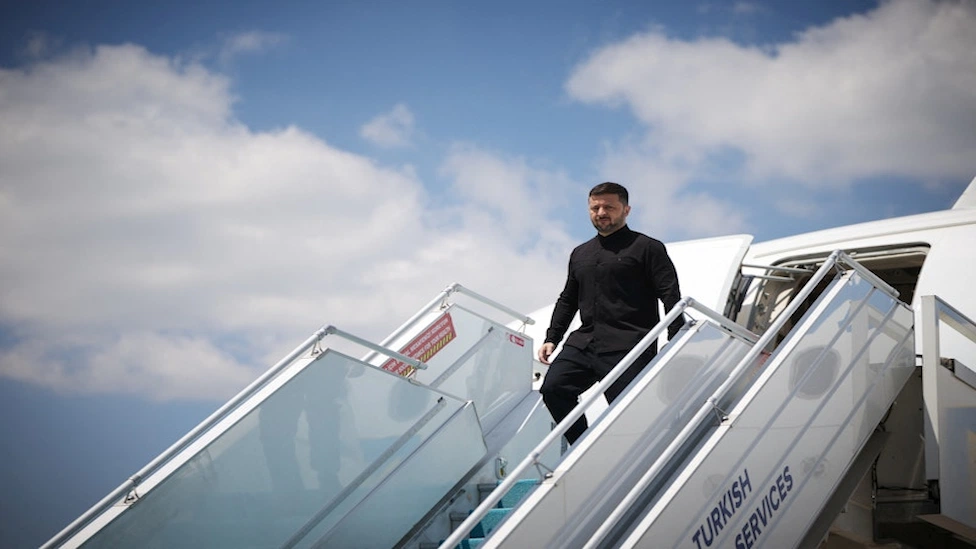 Trump Skips Ukraine Peace Talks, Sends Envoys to Istanbul for High-Stakes Meeting