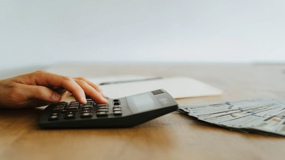 US Credit Rating Downgraded by Moody’s Amid Rising Debt Concerns